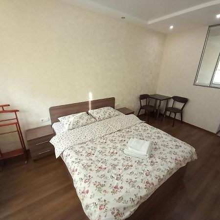 Smart Apartments Drahomanova 2А Киев Екстериор снимка