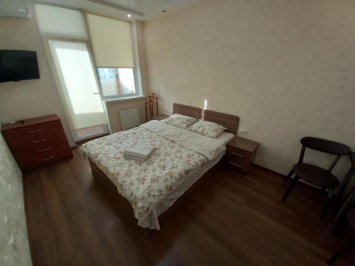 Smart Apartments Drahomanova 2А Киев Екстериор снимка