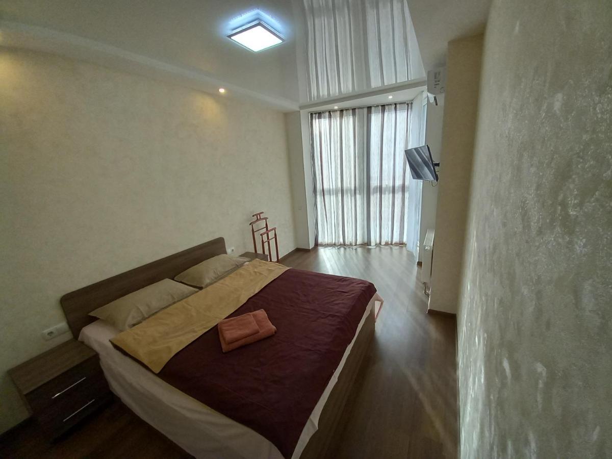 Smart Apartments Drahomanova 2А Киев Екстериор снимка